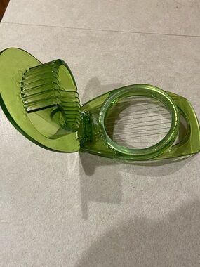 Green Egg Slicer - Compact Kitchen Tool